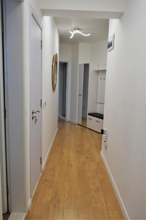Top Center Apartment Gramophone With Private Parking Burgas Extérieur photo