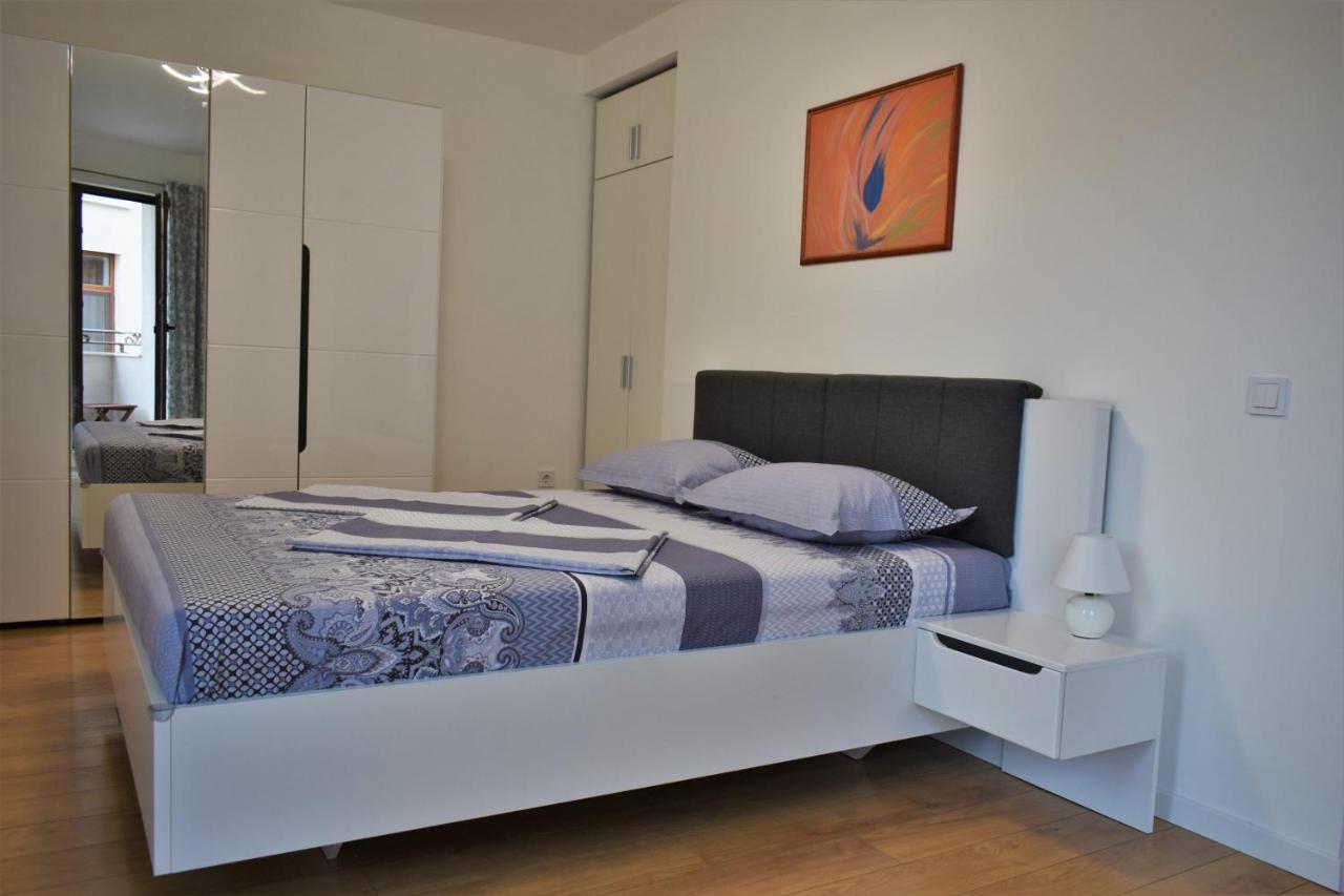 Top Center Apartment Gramophone With Private Parking Burgas Extérieur photo