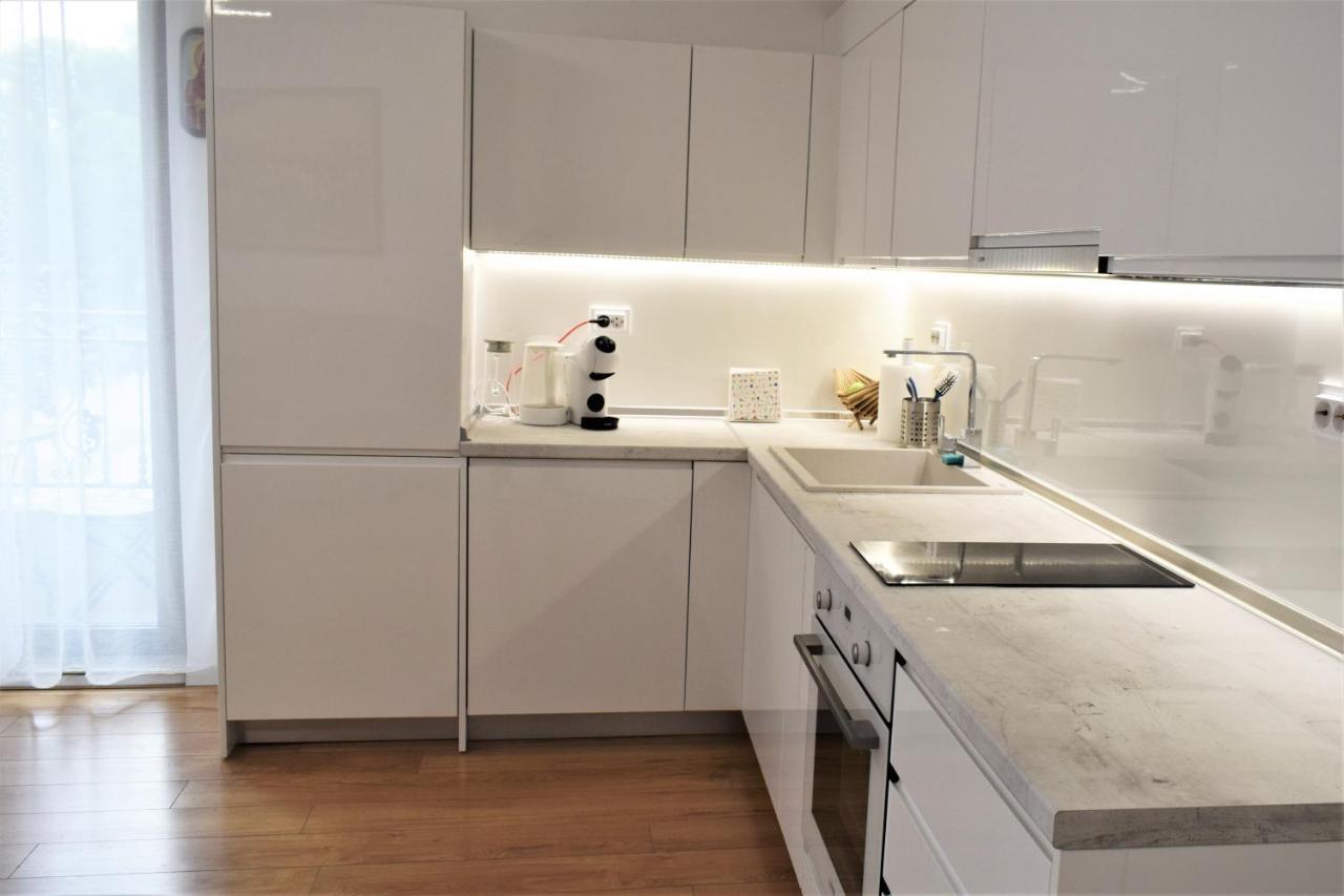 Top Center Apartment Gramophone With Private Parking Burgas Extérieur photo