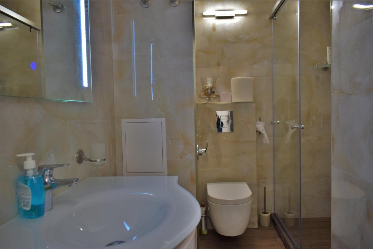 Top Center Apartment Gramophone With Private Parking Burgas Extérieur photo