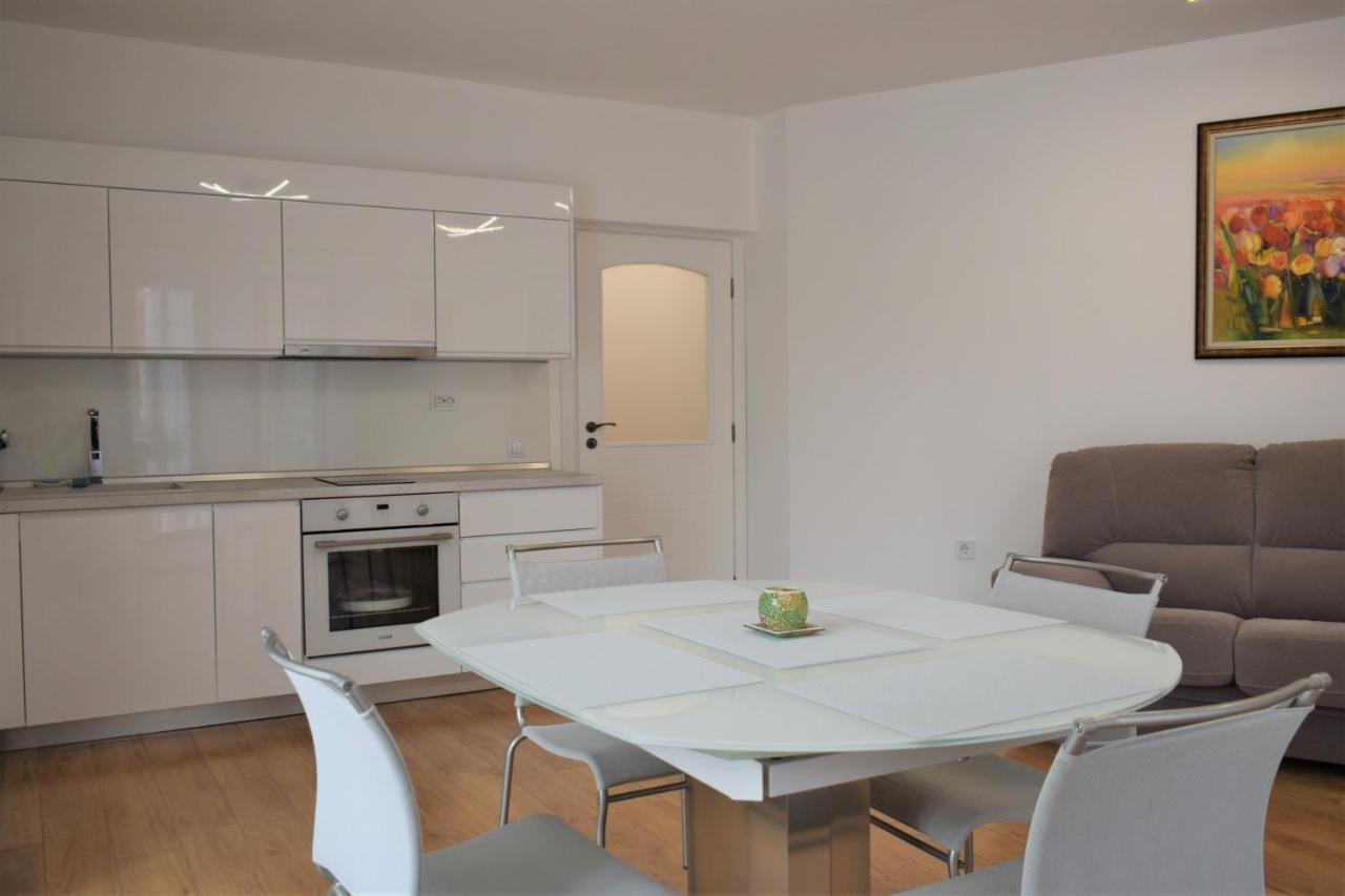 Top Center Apartment Gramophone With Private Parking Burgas Extérieur photo